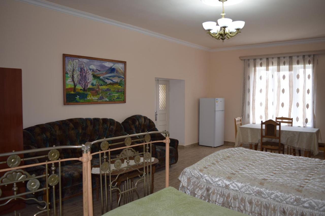 Home Garni Exteriér fotografie